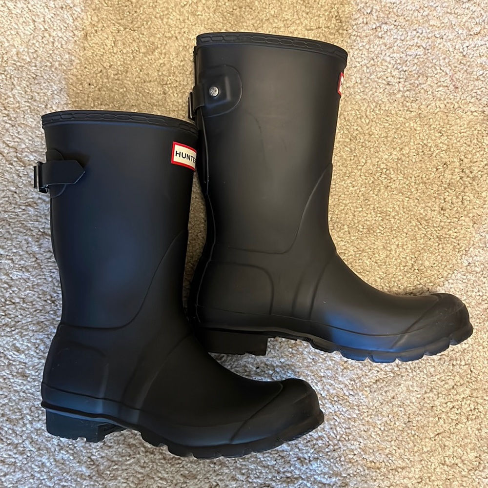 1" heel (size 9)
8" boot shaft